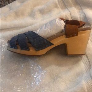 Hold for - @dionnehardy